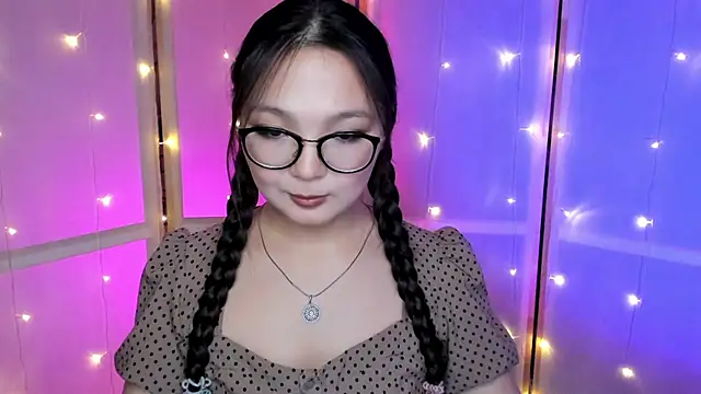 Snapshot of Nikki-awesome chatting on November 4, 4:28 pm Nikki-awesome online show from November 4, 4:28 pm