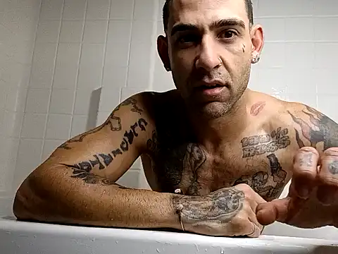 Snapshot of alphacloudGod chatting on October 31, 7:04 pm alphacloudGod online show from October 31, 7:04 pm