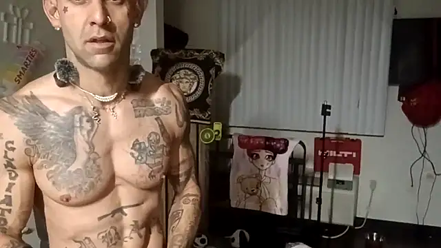 Snapshot of alphacloudGod chatting on November 5, 1:49 am alphacloudGod online show from November 5, 1:49 am