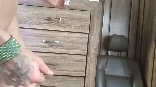 Snapshot of alphacloudGod chatting on November 15, 7:10 pm alphacloudGod online show from November 15, 7:10 pm