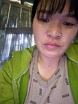 Snapshot of chipu06 chatting on November 24, 2:55 am chipu06 online show from November 24, 2:55 am