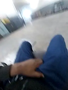 Snapshot of loVbRo1 chatting on November 5, 2:22 am loVbRo1 online show from November 5, 2:22 am