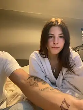 Snapshot of Brunnettebabe007 chatting on November 4, 3:27 am Brunnettebabe007 online show from November 4, 3:27 am