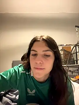 Snapshot of Brunnettebabe007 chatting on December 2, 1:11 am Brunnettebabe007 online show from December 2, 1:11 am