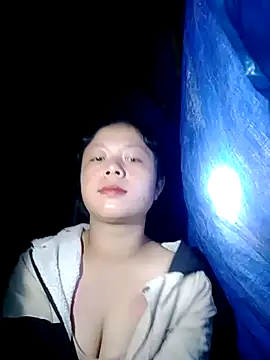 Snapshot of lisa-bae00 chatting on October 28, 10:23 pm lisa-bae00 online show from October 28, 10:23 pm