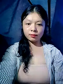 Snapshot of lisa-bae00 chatting on November 9, 10:02 am lisa-bae00 online show from November 9, 10:02 am