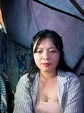 Snapshot of lisa-bae00 chatting on November 13, 10:14 am lisa-bae00 online show from November 13, 10:14 am