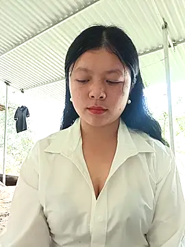 lisa-bae00 online show from April 9, 6:19 am