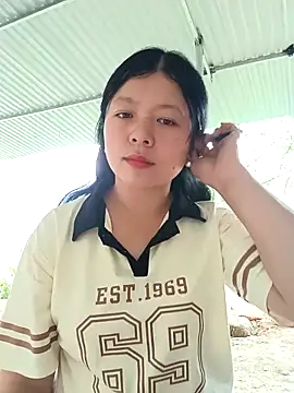 lisa-bae00 online show from April 11, 3:22 am