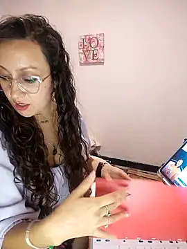 Pinkvixen69 online show from February 9, 7:40 pm