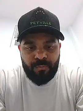 Snapshot of Sfdocom chatting on December 1, 10:59 pm Sfdocom online show from December 1, 10:59 pm