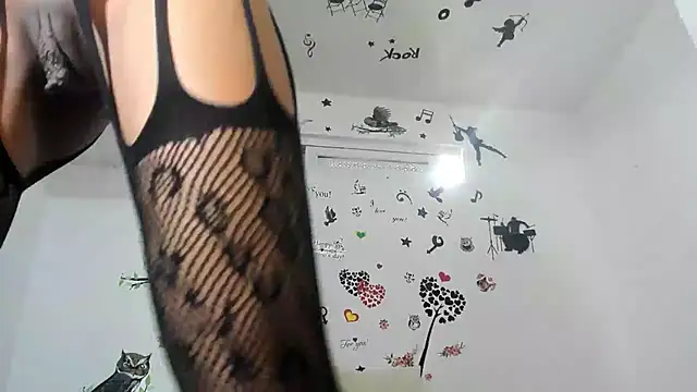 Snapshot of YAILIN_04 chatting on November 18, 7:18 pm YAILIN 04 online show from November 18, 7:18 pm