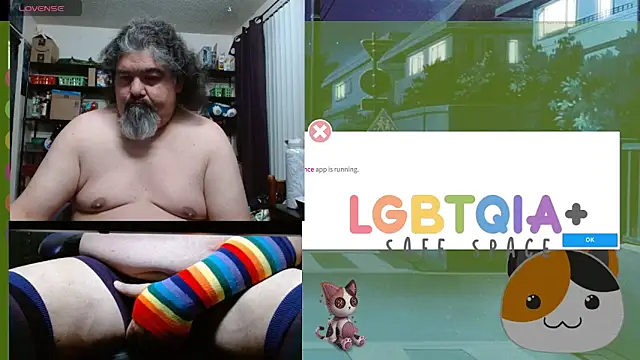 Snapshot of geekycastillo chatting on December 3, 4:09 am geekycastillo online show from December 3, 4:09 am