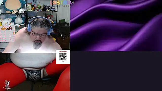 geekycastillo online show from May 3, 3:23 am