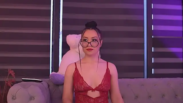 TiffanyVoss online show from November 3, 6:03 am