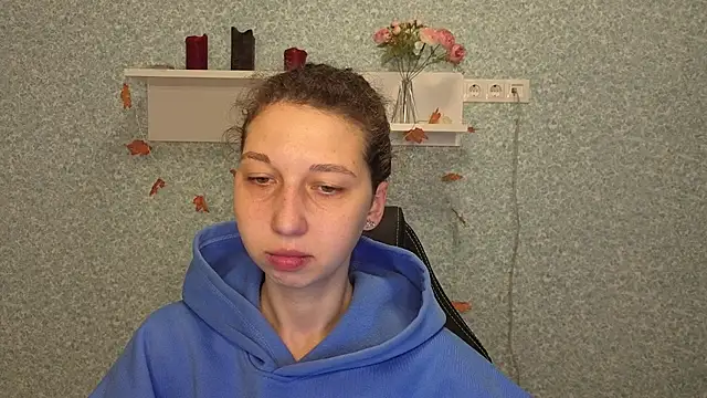 CuteEllii online show from December 1, 5:12 am