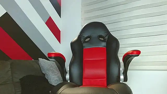 Snapshot of Zac_Golden chatting on January 13, 11:43 pm Zac Golden online show from January 13, 11:43 pm