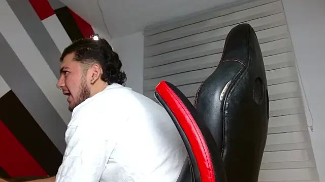 Snapshot of Zac_Golden chatting on January 19, 11:36 am Zac Golden online show from January 19, 11:36 am