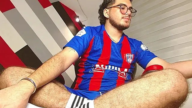 Snapshot of Zac_Golden chatting on February 12, 1:50 pm Zac Golden online show from February 12, 1:50 pm