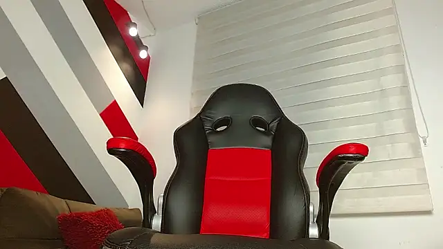 Snapshot of Zac_Golden chatting on February 14, 12:02 pm Zac Golden online show from February 14, 12:02 pm