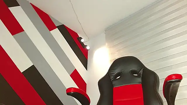 Snapshot of Zac_Golden chatting on February 28, 11:44 am Zac Golden online show from February 28, 11:44 am