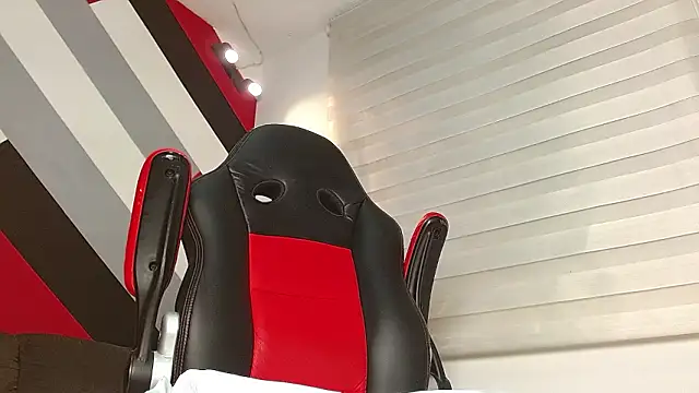 Snapshot of Zac_Golden chatting on March 1, 10:12 pm Zac Golden online show from March 1, 10:12 pm