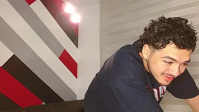 Snapshot of Zac_Golden chatting on March 6, 11:50 am Zac Golden online show from March 6, 11:50 am