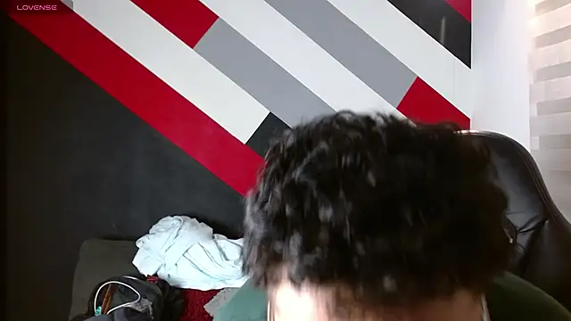 Snapshot of Zac_Golden chatting on March 21, 4:43 pm Zac Golden online show from March 21, 4:43 pm