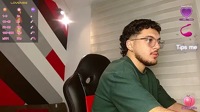 Snapshot of Zac_Golden chatting on March 23, 1:48 pm Zac Golden online show from March 23, 1:48 pm