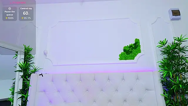 Snapshot of ElisaCharm chatting on November 24, 3:50 am ElisaCharm online show from November 24, 3:50 am