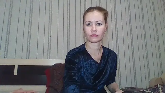 Snapshot of EvelineeX chatting on October 27, 4:00 pm EvelineeX online show from October 27, 4:00 pm