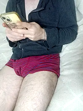 Snapshot of lazzzz09 chatting on November 20, 2:06 pm lazzzz09 online show from November 20, 2:06 pm