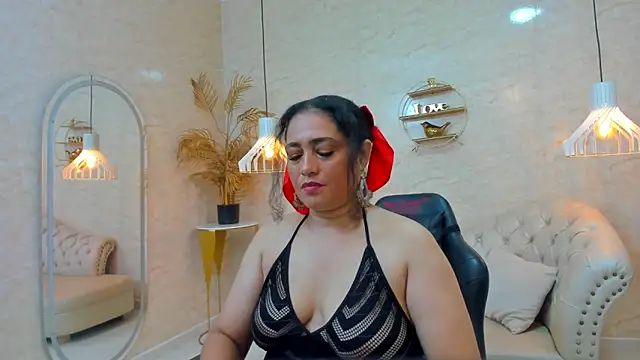Bianca Millf online show from May 30, 4:09 am