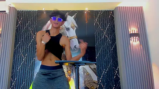 Snapshot of Sex_Boy_33_ chatting on November 7, 7:25 pm Sex Boy 33 online show from November 7, 7:25 pm