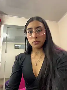 Snapshot of Violeet-Smith chatting on October 22, 8:41 pm Violeet-Smith online show from October 22, 8:41 pm