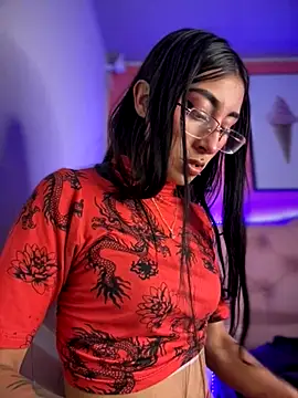 Snapshot of Violeet-Smith chatting on October 23, 1:32 pm Violeet-Smith online show from October 23, 1:32 pm