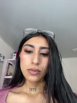 Snapshot of Violeet-Smith chatting on November 13, 9:14 pm Violeet-Smith online show from November 13, 9:14 pm