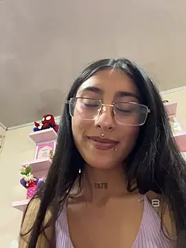 Snapshot of Violeet-Smith chatting on November 28, 11:07 pm Violeet-Smith online show from November 28, 11:07 pm