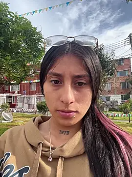 Snapshot of Violeet-Smith chatting on December 2, 12:54 pm Violeet-Smith online show from December 2, 12:54 pm