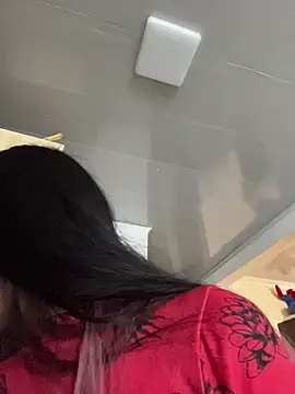 Violeet-Smith online show from December 19, 5:42 pm