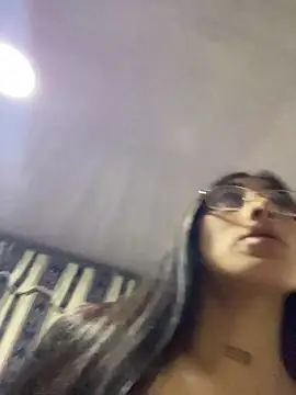 Violeet-Smith online show from March 1, 2:35 am