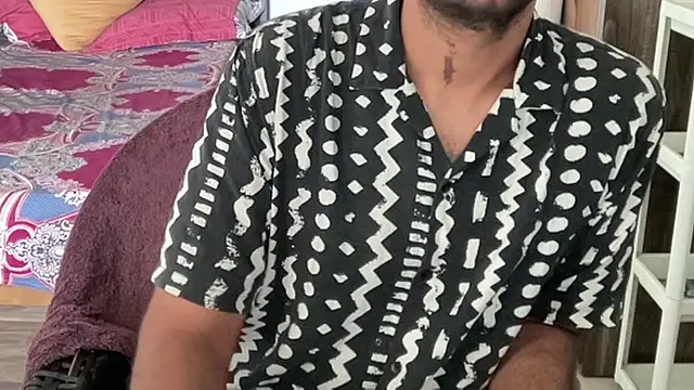 Snapshot of MakeMeAwareAah chatting on October 26, 4:40 am MakeMeAwareAah online show from October 26, 4:40 am