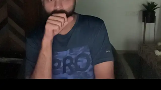 Snapshot of MakeMeAwareAah chatting on November 28, 3:25 pm MakeMeAwareAah online show from November 28, 3:25 pm