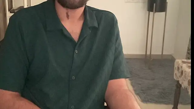 Snapshot of MakeMeAwareAah chatting on December 4, 7:28 am MakeMeAwareAah online show from December 4, 7:28 am