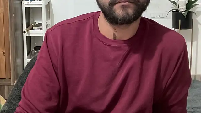 Snapshot of MakeMeAwareAah chatting on December 5, 1:20 pm MakeMeAwareAah online show from December 5, 1:20 pm