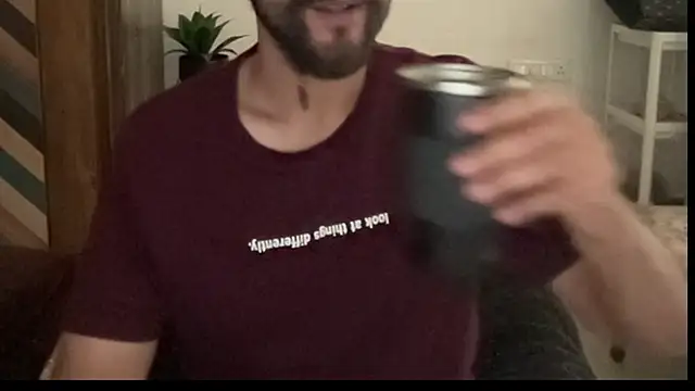 Snapshot of MakeMeAwareAah chatting on December 19, 6:09 am MakeMeAwareAah online show from December 19, 6:09 am