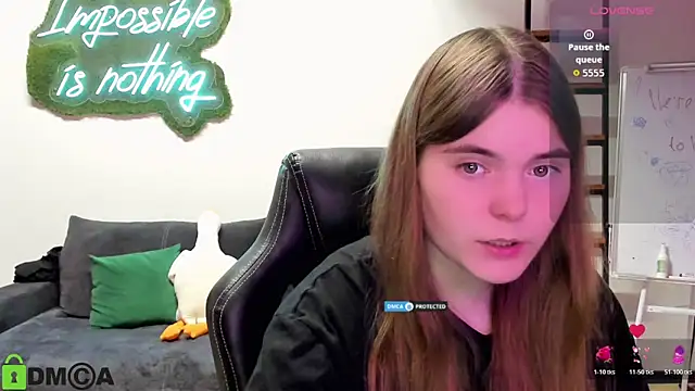 Snapshot of MiraaBloom chatting on October 26, 2:01 pm MiraaBloom online show from October 26, 2:01 pm