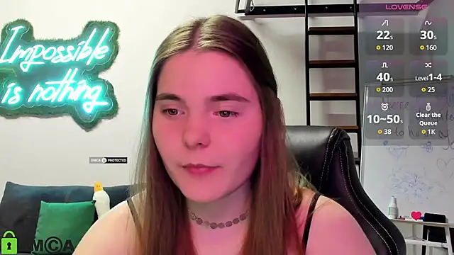 Snapshot of MiraaBloom chatting on November 4, 2:27 pm MiraaBloom online show from November 4, 2:27 pm