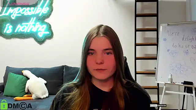 Snapshot of MiraaBloom chatting on November 17, 2:23 pm MiraaBloom online show from November 17, 2:23 pm