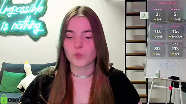 Snapshot of MiraaBloom chatting on November 19, 2:28 pm MiraaBloom online show from November 19, 2:28 pm